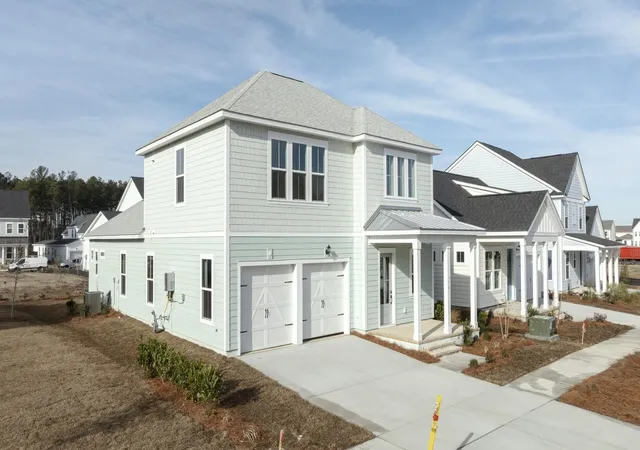 Photo 3 of Sale Pending at 429 Brightside Trl, Summerville, SC 29486 | MLS# 26015459 | Listing updated on 2026-08-04