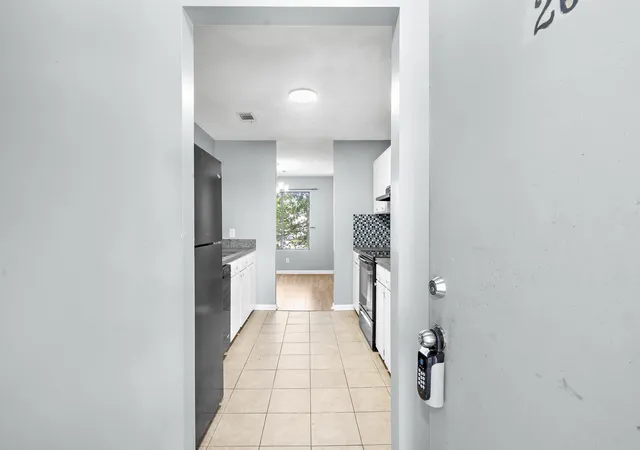 3rd image of 208 Greencastle Dr, Goose Creek, SC 29445 | MLS# 26014175