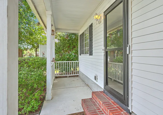 Photo 3 of Single family home for sale at 181 Apache Dr, Summerville, SC 29483 | MLS# 26023917 | Listing updated on 2026-09-17