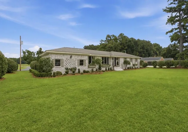 Photo 3 of Single family home for sale at 301 Land O Pines Cir, Moncks Corner, SC 29461 | MLS# 26021614 | Listing updated on 2026-10-05