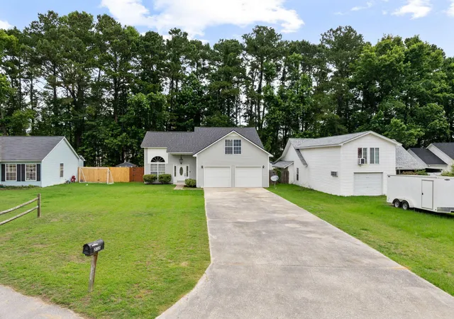 Homes for sale in Summerville, SC | 232 Birmingham Dr, Summerville, SC 29486 | MLS# 26016883