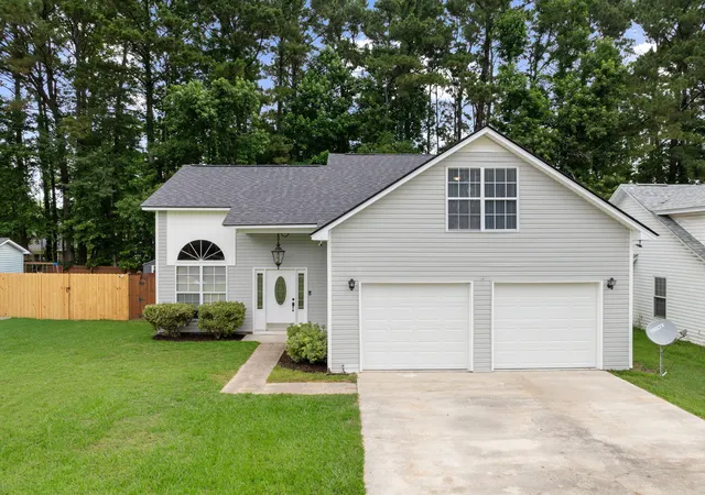 Homes for sale in Summerville, SC | 232 Birmingham Dr, Summerville, SC 29486 | MLS# 26016883