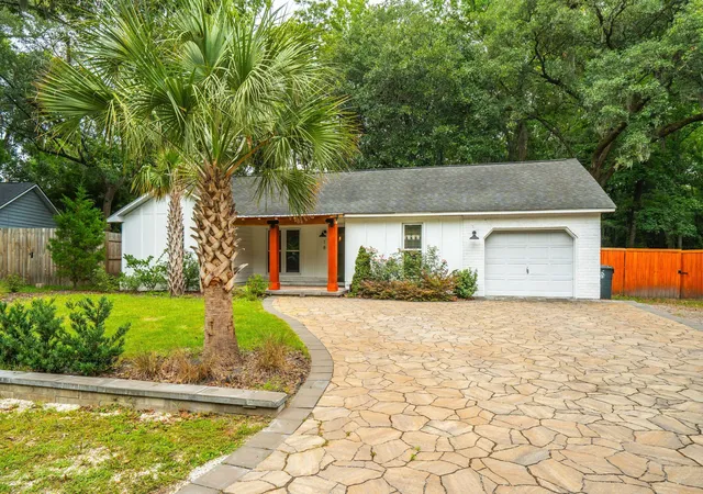 Photo 3 of Single family home for sale at 18 Hillcreek Blvd, Charleston, SC 29412 | MLS# 26017565 | Listing updated on 2026-09-16