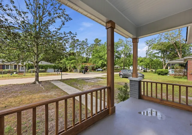 Homes for sale in Walterboro, SC | 513 Warren St, Walterboro, SC 29488 | MLS# 26013566