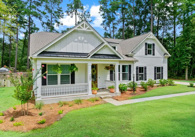 Photo 1 of Single family home for sale at 727 Hodge Rd, Summerville, SC 29483 | MLS# 26022553 | Listing updated on 2026-09-04