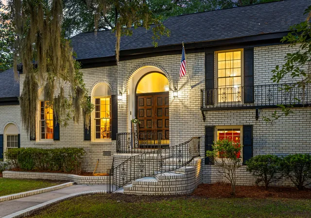 Photo 3 of Single family home for sale at 111 Seven Oaks Ln, Summerville, SC 29485 | MLS# 26022434 | Listing updated on 2026-09-16