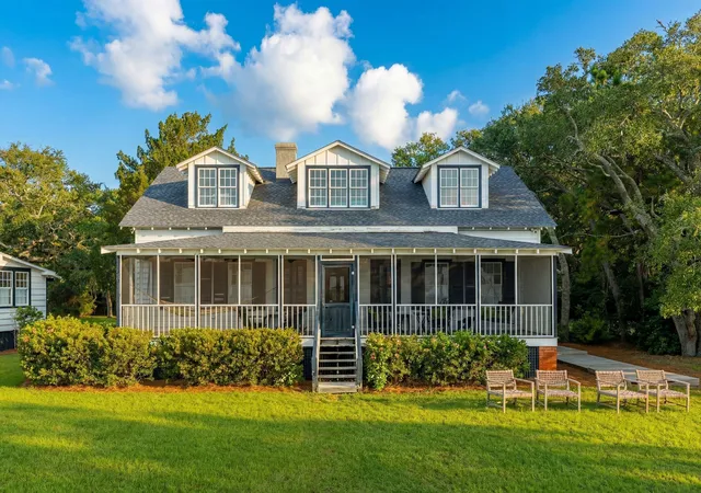 Photo 1 of Single family home for sale at 44 Hook Dr, Pawleys Island, SC 29585 | MLS# 26008921 | Listing updated on 2026-10-21