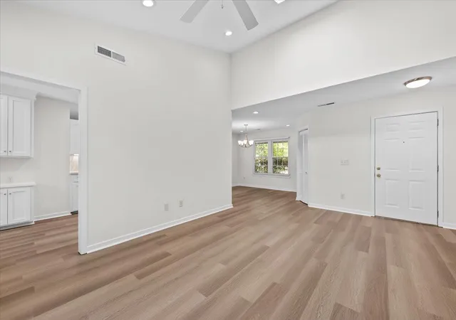 Photo 4 of Single family home for sale at 1120 Daffodil Ln, Mount Pleasant, SC 29464 | MLS# 26011875 | Listing updated on 2026-08-31