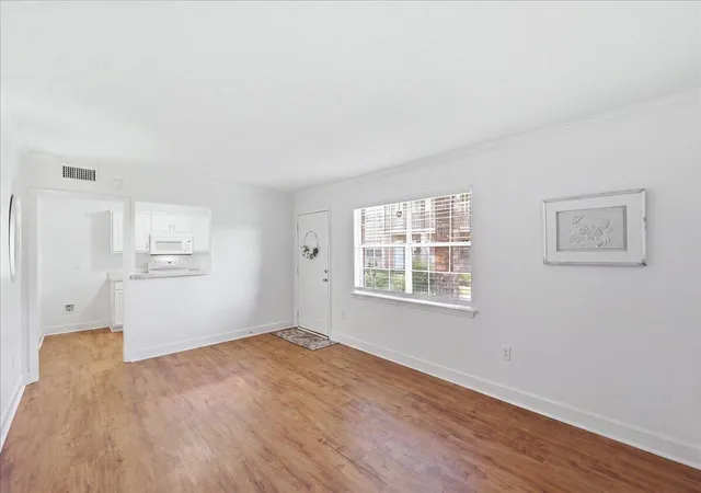 2nd image of 516 Arlington Dr #Apt B2, Charleston, SC 29414 | MLS# 26023865