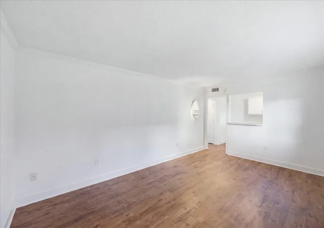 4th image of 516 Arlington Dr #Apt B2, Charleston, SC 29414 | MLS# 26023865
