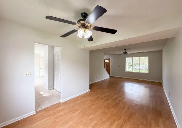 Photo 3 of Single family home for sale at 6786 Moss Ct, North Charleston, SC 29418 | MLS# 26021874 | Listing updated on 2026-08-27