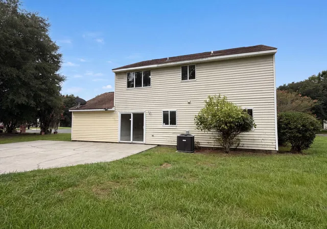 Photo 4 of Single family home for sale at 6786 Moss Ct, North Charleston, SC 29418 | MLS# 26021874 | Listing updated on 2026-08-27