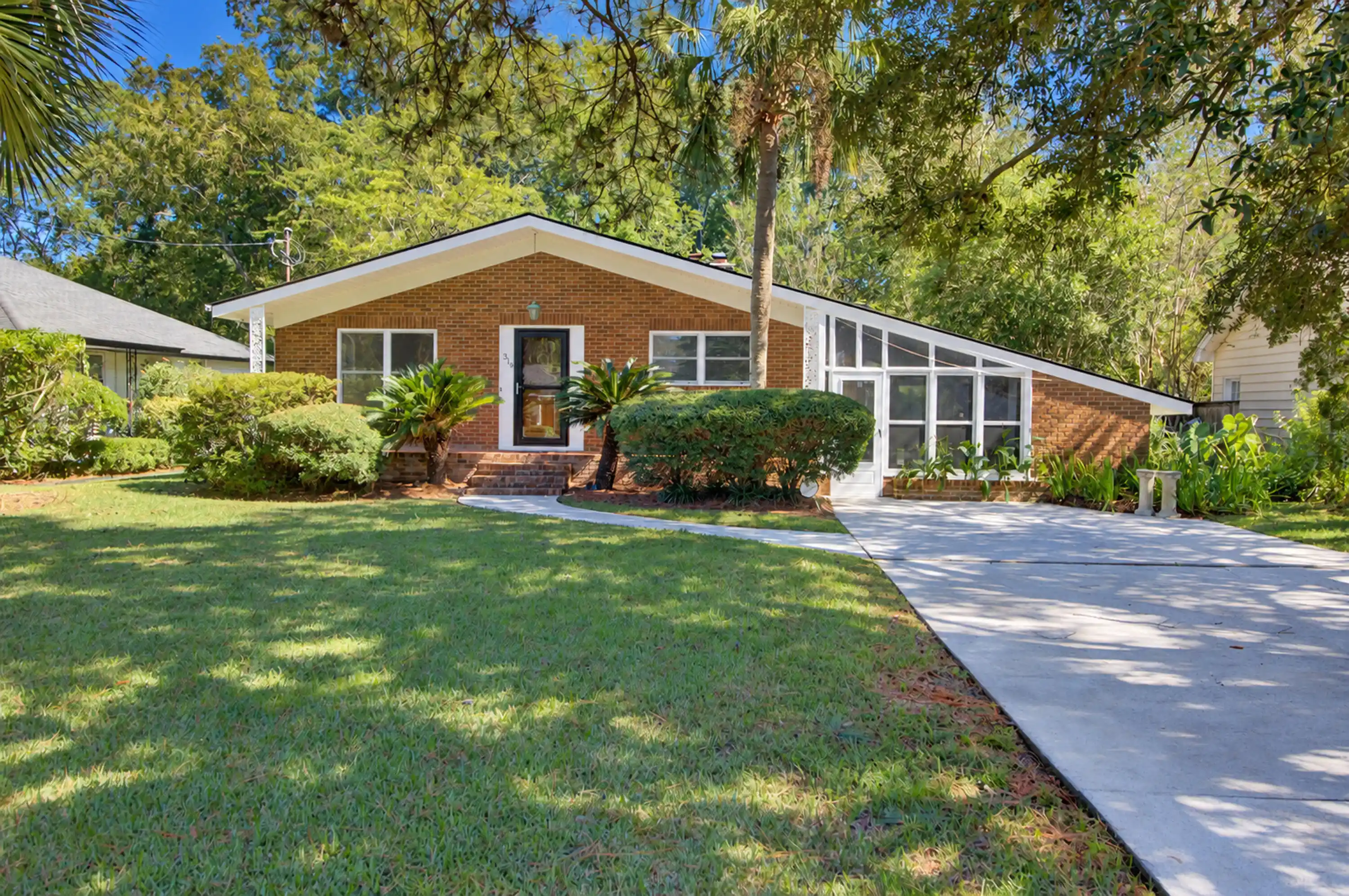 Photo 1 of Single family home for sale at 318 Millcreek Dr, Charleston, SC 29407 | MLS# 26028781 | Listing updated on 2026-10-25