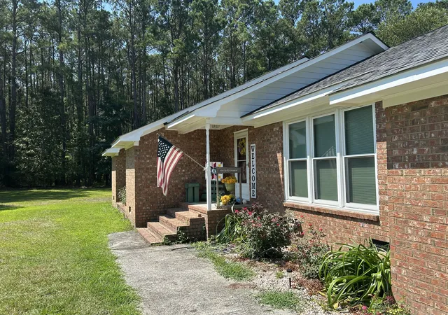 Photo 2 of Sale Pending at 113 Tunnel Rd, Summerville, SC 29483 | MLS# 26019478 | Listing updated on 2026-08-31