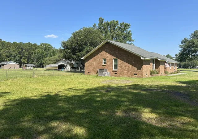 Photo 4 of Sale Pending at 113 Tunnel Rd, Summerville, SC 29483 | MLS# 26019478 | Listing updated on 2026-08-31