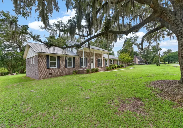 Photo 3 of Single family home for sale at 1322 Old Fort Rd, Moncks Corner, SC 29461 | MLS# 26020665 | Listing updated on 2026-09-01