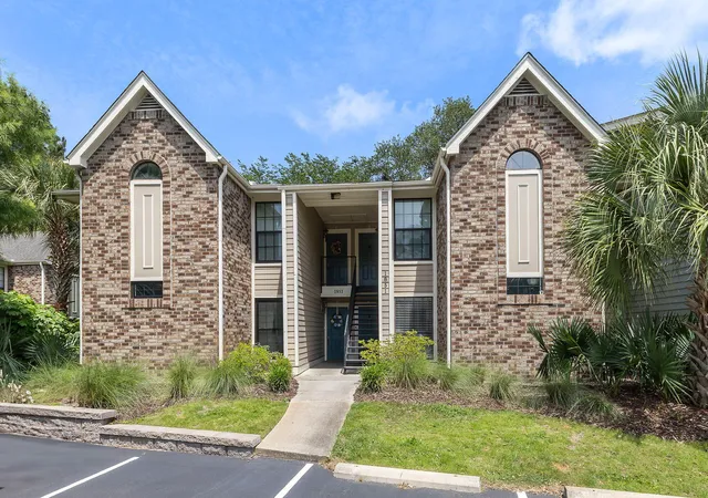 Homes for sale in Mount Pleasant, SC | 1851 Montclair Dr #1851-B, Mount Pleasant, SC 29464 | MLS# 26017153