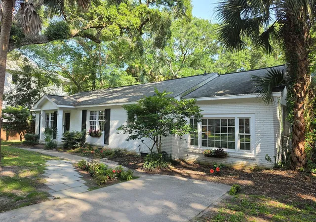 Photo 1 of Single family home for sale at 256 Forest Trl, Isle Of Palms, SC 29451 | MLS# 26020539 | Listing updated on 2026-10-10