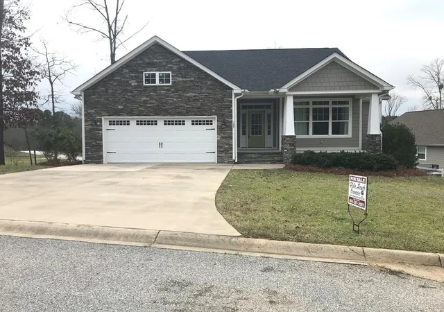 Photo 1 of Sale Pending at 107 King Cir, Greenwood, SC 29649 | MLS# 24022342 | Listing updated on 2024-10-14