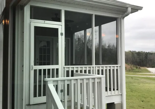 Photo 3 of Sale Pending at 107 King Cir, Greenwood, SC 29649 | MLS# 24022342 | Listing updated on 2024-10-14