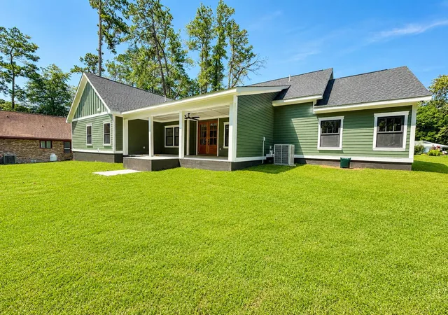 Homes for sale in Santee, SC | 115 Wateree Dr, Santee, SC 29142 | MLS# 26019310
