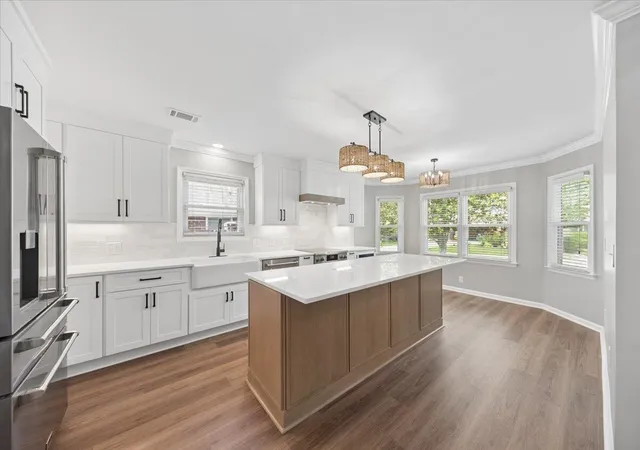 Photo 4 of Single family home for sale at 1665 Fairway Pl Ln, Mount Pleasant, SC 29464 | MLS# 26015441 | Listing updated on 2026-09-03