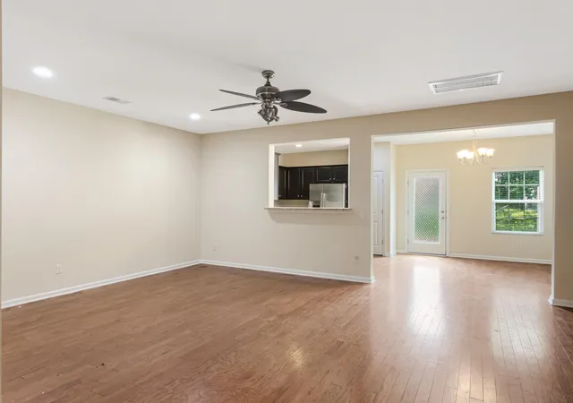 Photo 4 of Townhouse for sale at 1083 Bennington Dr, Charleston, SC 29492 | MLS# 26018081 | Listing updated on 2026-08-04