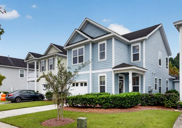 Single family home for sale at 127 Fulmar Pl, Charleston, SC 29414 | MLS# 26029374