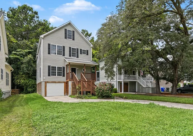 Photo 2 of Single family home for sale at 1911 Chestnut Oak Ln, Charleston, SC 29414 | MLS# 26022769 | Listing updated on 2026-09-11