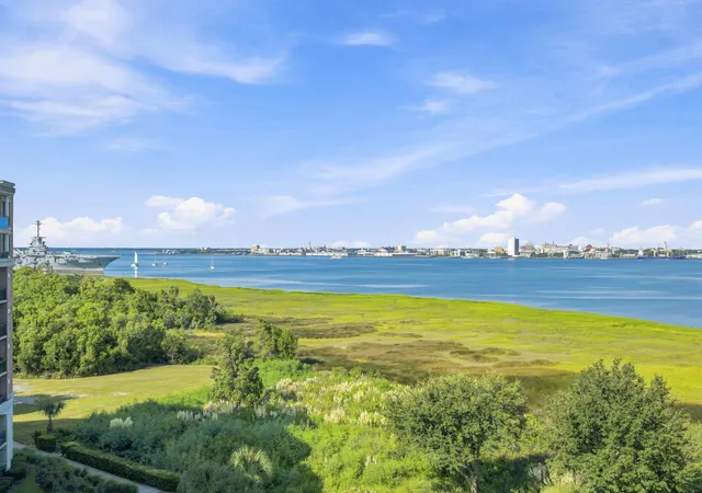 Photo 4 of Sale Pending at 176 N Plaza Ct #606, Mount Pleasant, SC 29464 | MLS# 26023791 | Listing updated on 2026-10-20