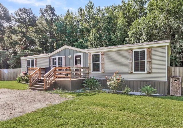 Homes for sale in Holly Hill, SC | 185 Catamount Rd, Holly Hill, SC 29059 | MLS# 26019104