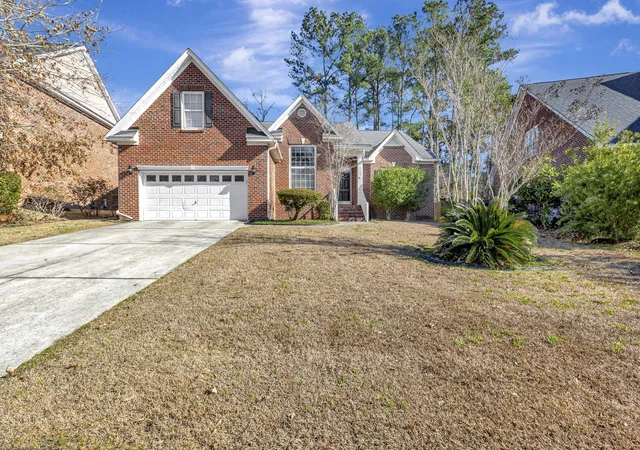 Photo 3 of Single family home for sale at 1015 Blockade Runner Pkwy, Summerville, SC 29485 | MLS# 26004122 | Listing updated on 2026-09-09