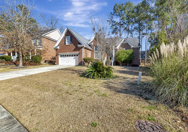 Photo 3 of Single family home for sale at 1015 Blockade Runner Pkwy, Summerville, SC 29485 | MLS# 26004122 | Listing updated on 2026-09-09