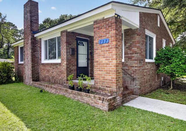 Photo 3 of Single family home for sale at 757 Longfellow Rd, Charleston, SC 29407 | MLS# 26018115 | Listing updated on 2026-08-25
