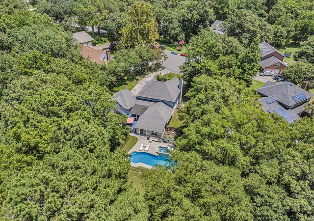 Photo 3 of Single family home for sale at 14 Brigadoon Pl, Charleston, SC 29414 | MLS# 26018836 | Listing updated on 2026-08-04