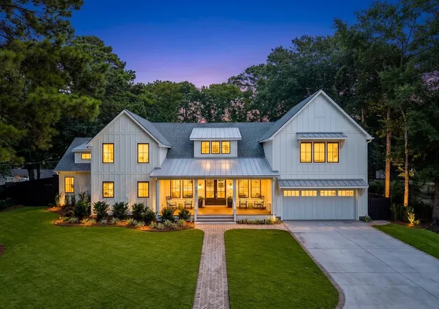 2nd image of 907 Cliffwood Dr, Mount Pleasant, SC 29464 | MLS# 26023201