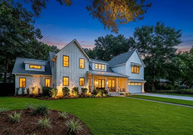 Photo 3 of Single family home for sale at 907 Cliffwood Dr, Mount Pleasant, SC 29464 | MLS# 26023201 | Listing updated on 2026-08-27