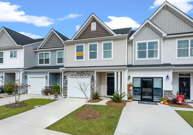 Photo 3 of Townhouse for sale at 398 Painted Lady Ln, Goose Creek, SC 29445 | MLS# 25032270 | Listing updated on 2026-10-05