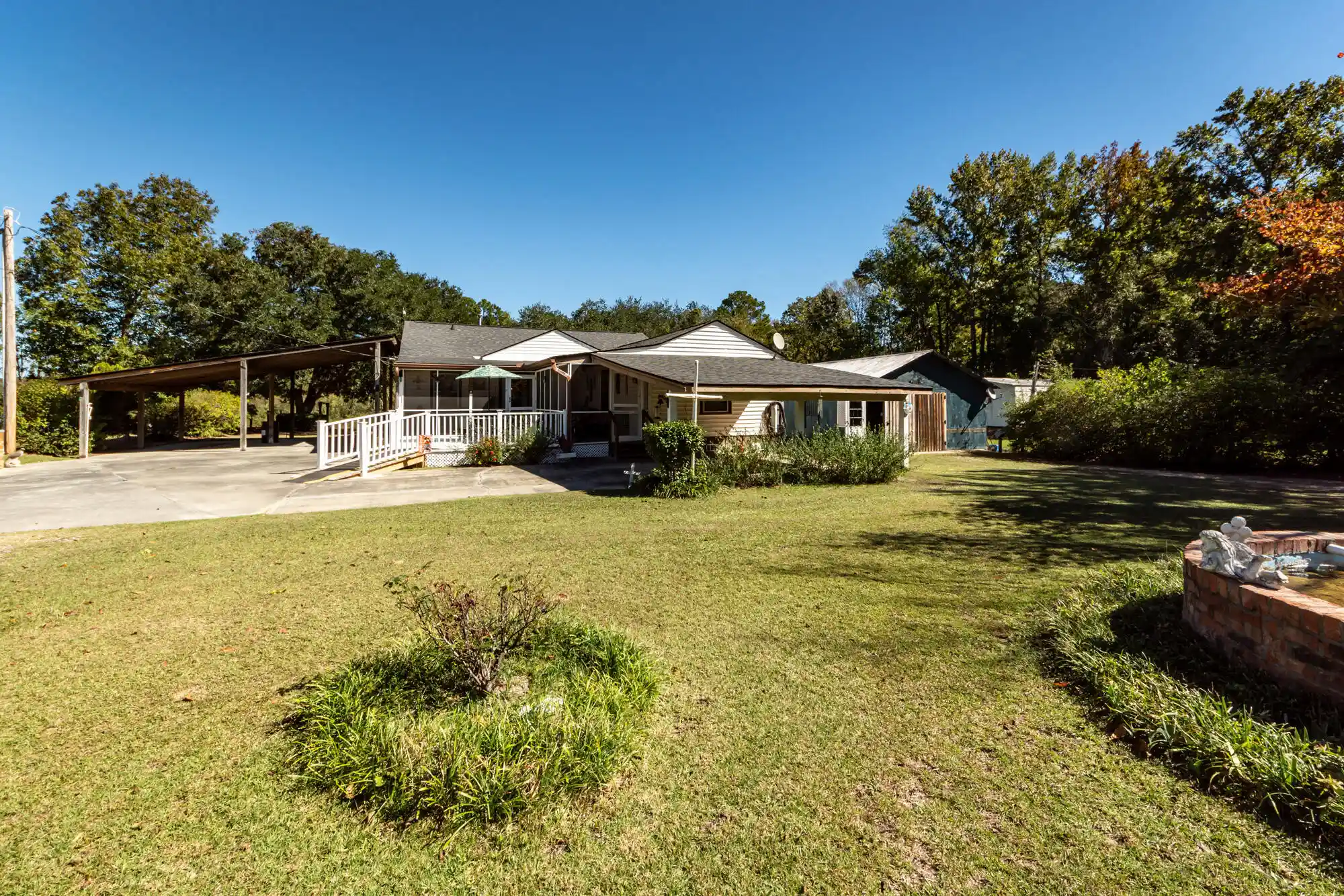 Single family home for sale at 1471 Clearview Dr, Manning, SC 29102 | MLS# 26028941