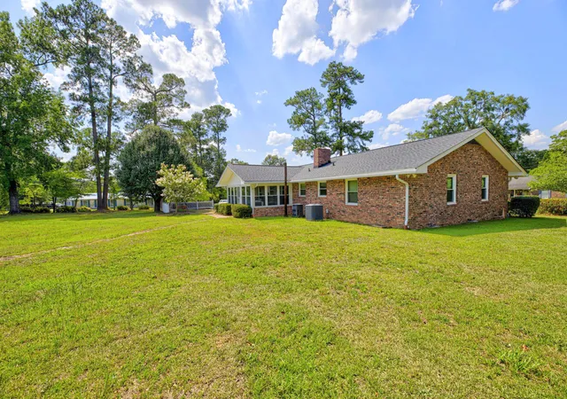 Homes for sale in Orangeburg, SC | 1793 Forest Dr, Orangeburg, SC 29118 | MLS# 26019682