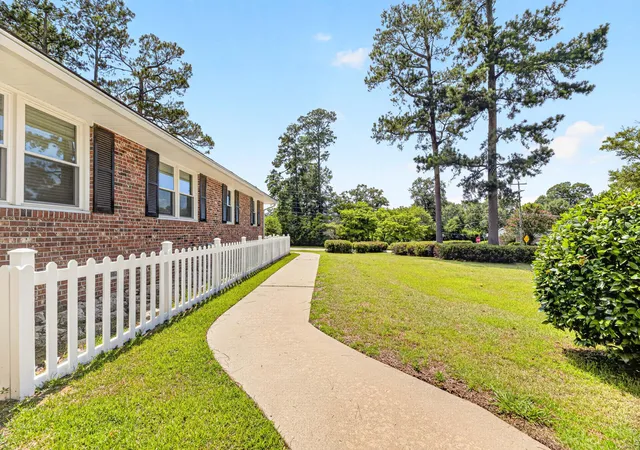 Homes for sale in Orangeburg, SC | 1793 Forest Dr, Orangeburg, SC 29118 | MLS# 26019682