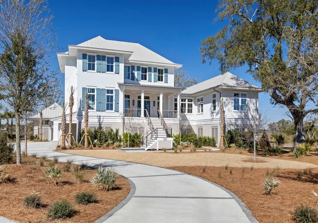 Homes for sale in Charleston, SC | 925 Fish Camp Rd, Charleston, SC 29492 | MLS# 26004000