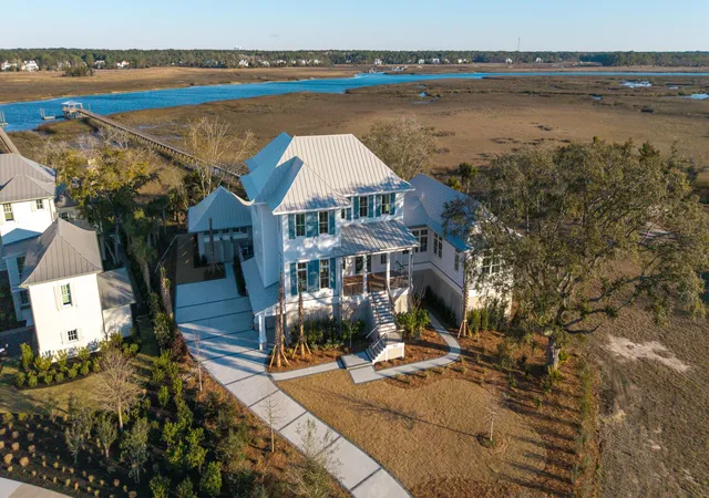 Homes for sale in Charleston, SC | 925 Fish Camp Rd, Charleston, SC 29492 | MLS# 26004000