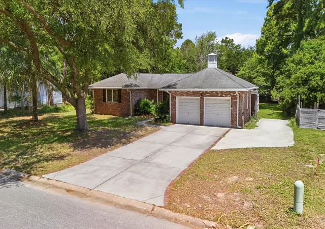 1st image of 686 Pelzer Dr, Mount Pleasant, SC 29464 | MLS# 26017737