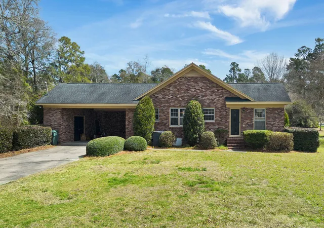 Homes for sale in Kingstree, SC | 506 Witherspoon St, Kingstree, SC 29556 | MLS# 26006257
