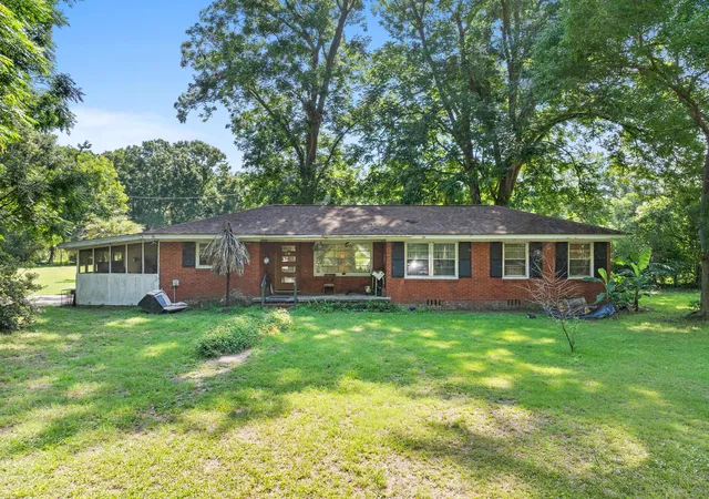 Homes for sale in Green Pond, SC | 60 Aviary Ln, Green Pond, SC 29446 | MLS# 26019614