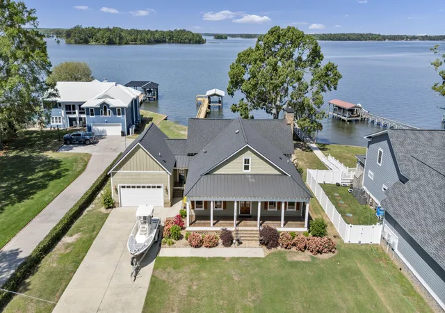 Photo 2 of Single family home for sale at 1527 Quail Trl, Manning, SC 29102 | MLS# 26022921 | Listing updated on 2026-08-17