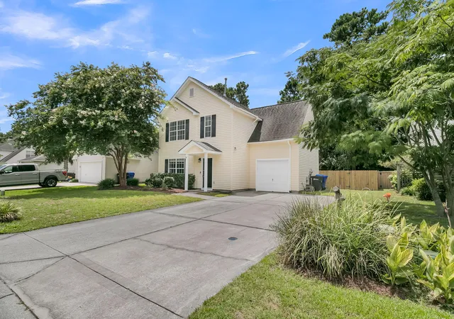 Photo 3 of Single family home for sale at 3146 Morningdale Dr, Mount Pleasant, SC 29466 | MLS# 26020717 | Listing updated on 2026-09-08