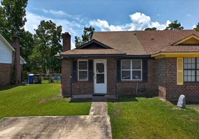 1st image of 7725 Suzanne Dr, North Charleston, SC 29418 | MLS# 26021900