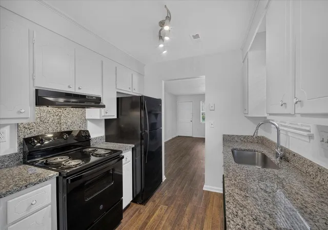 Listing Photo 4 - Condo for sale in building located at 7725 Suzanne Dr, North Charleston, SC 29418
